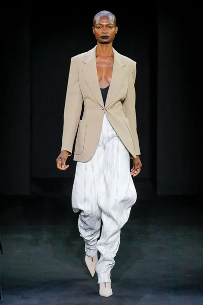Look 9